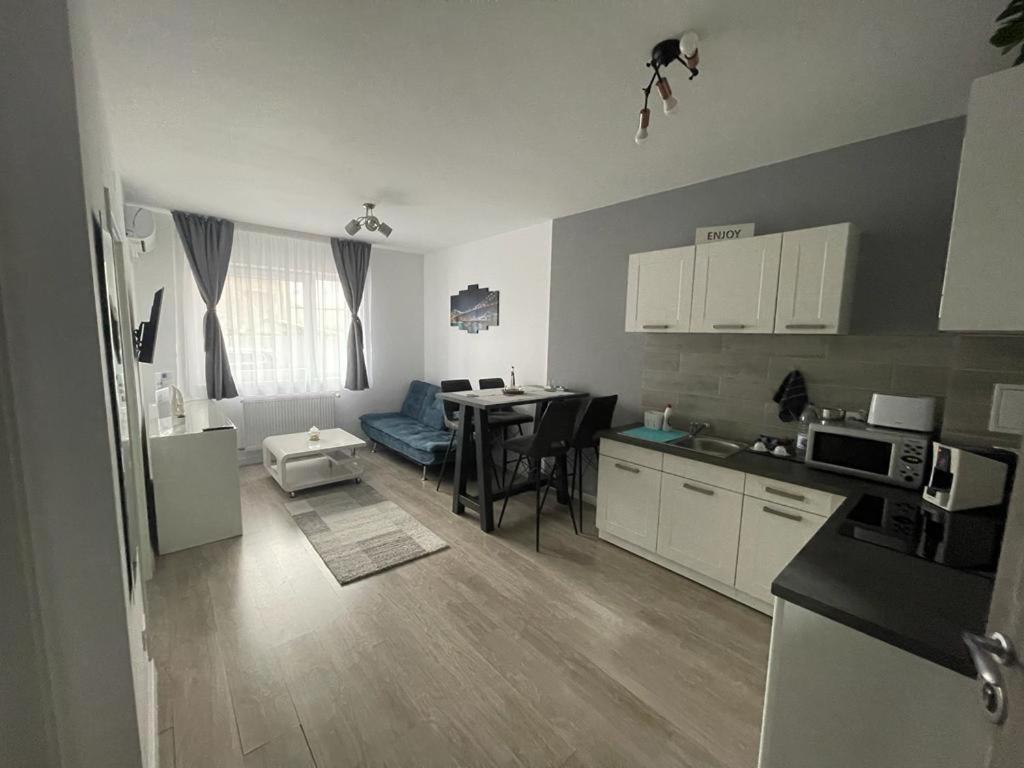 Phoenix Luxury Apartment 拉迪亚 外观 照片